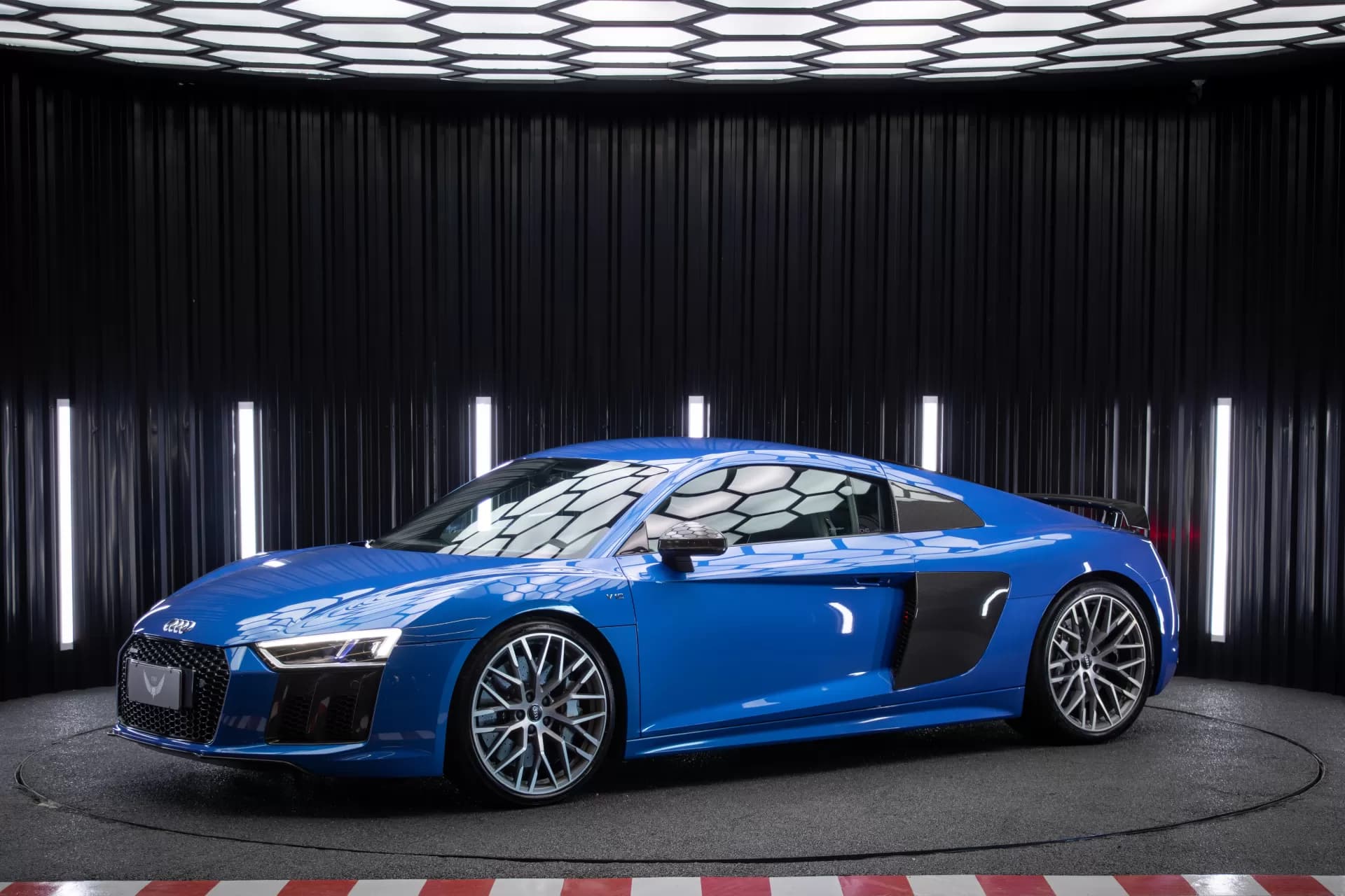 AUDI R8 COUPE