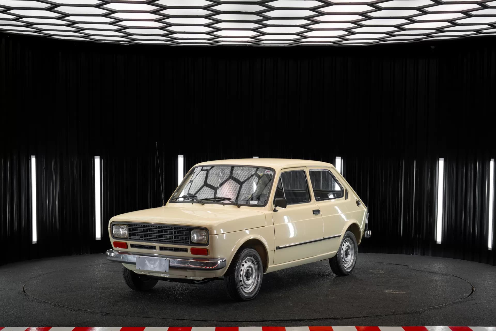 FIAT 147 1.0 L 8V GASOLINA 2P MANUAL