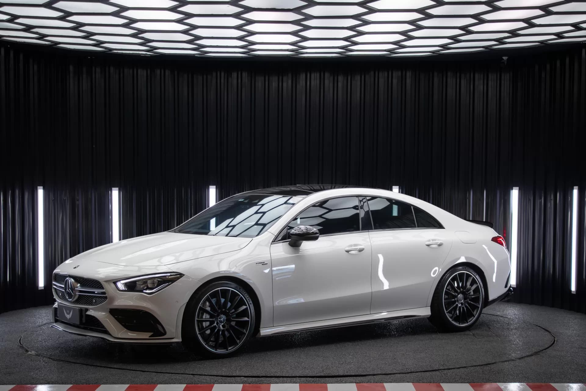 MERCEDES-BENZ CLA35 AMG