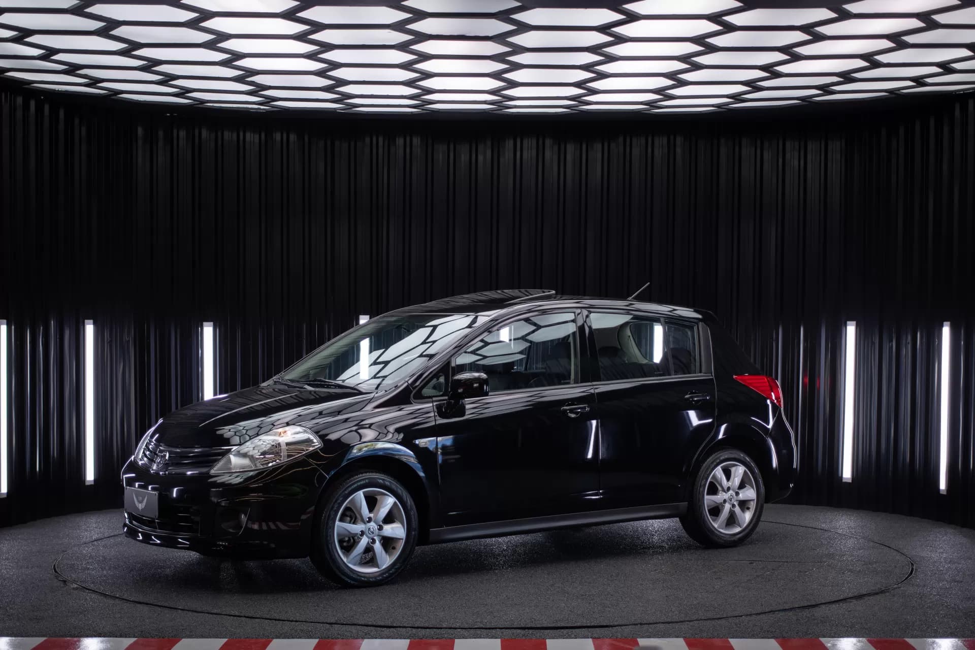 NISSAN TIIDA SL